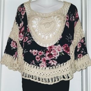 🌸🌸🌸Love J Floral print top